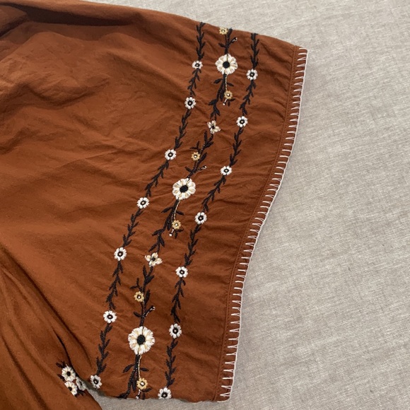 Embroidered Top - Picture 2 of 6